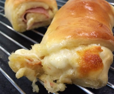 Enroladinho ou Joelho de Presunto e Queijo Receita de Enroladinho ou Joelho de Presunto e Queijo