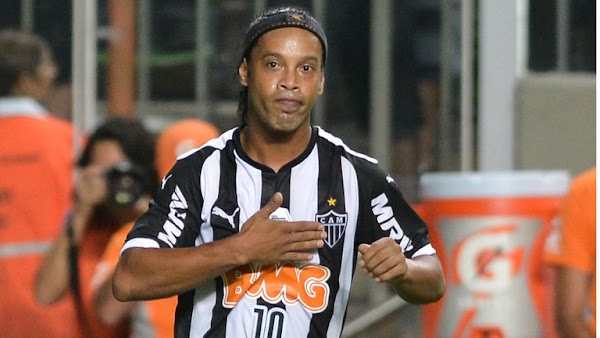 Ronaldinho: "Sin intención de retirarme"