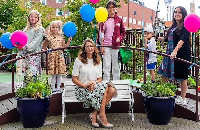 Min Stora Dag or My Special Day. Princess Madeleine wore a green floral print midi skirt and white top