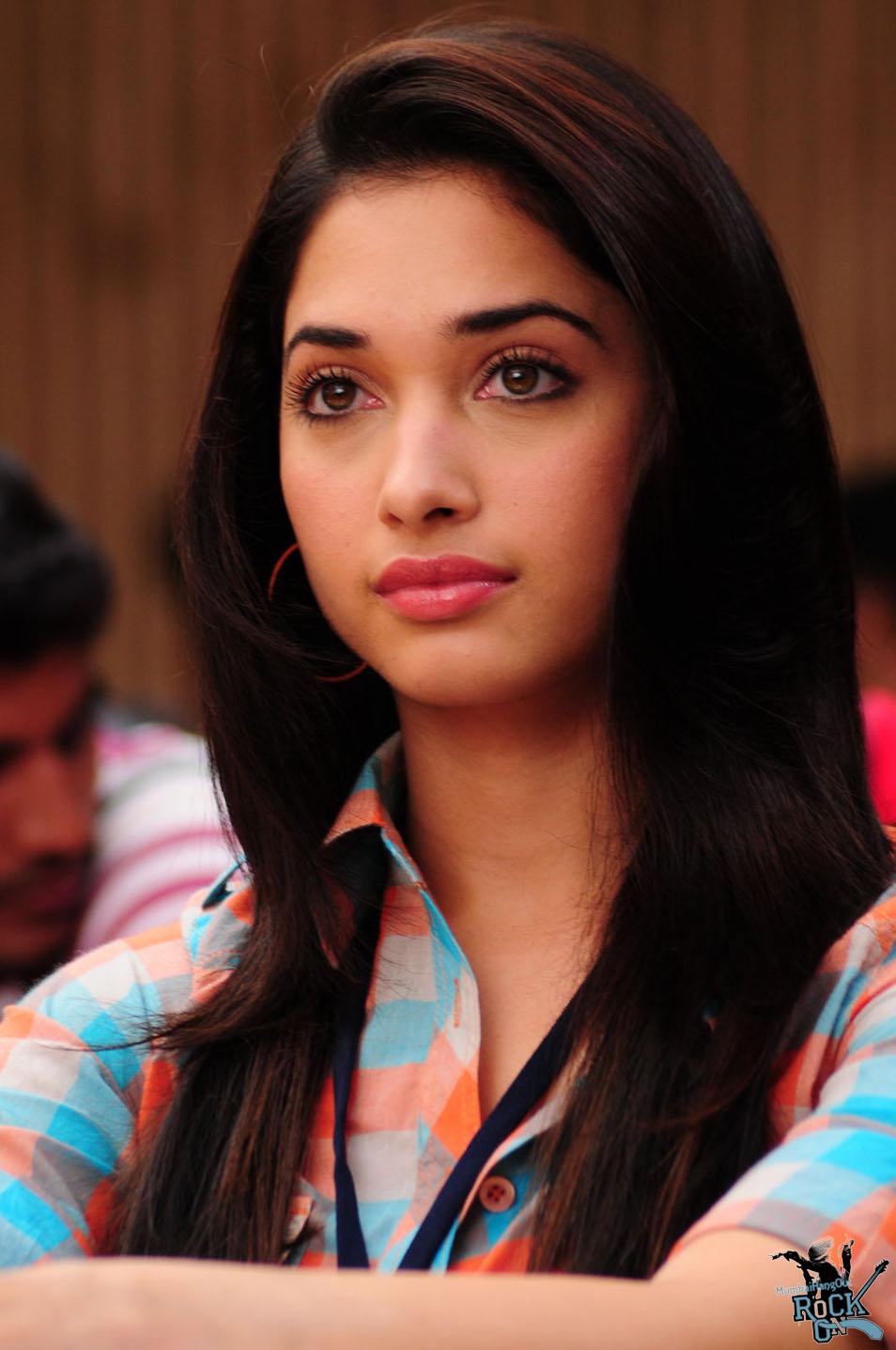 A Teen Hot Indian Actress Tamanna Bhatia Hot Hd Wallpapers
