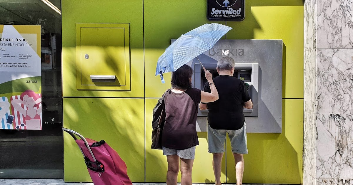 MOMENTOS de un "instante" Barcelona (Camp L´Arpa) Servicio de parasol