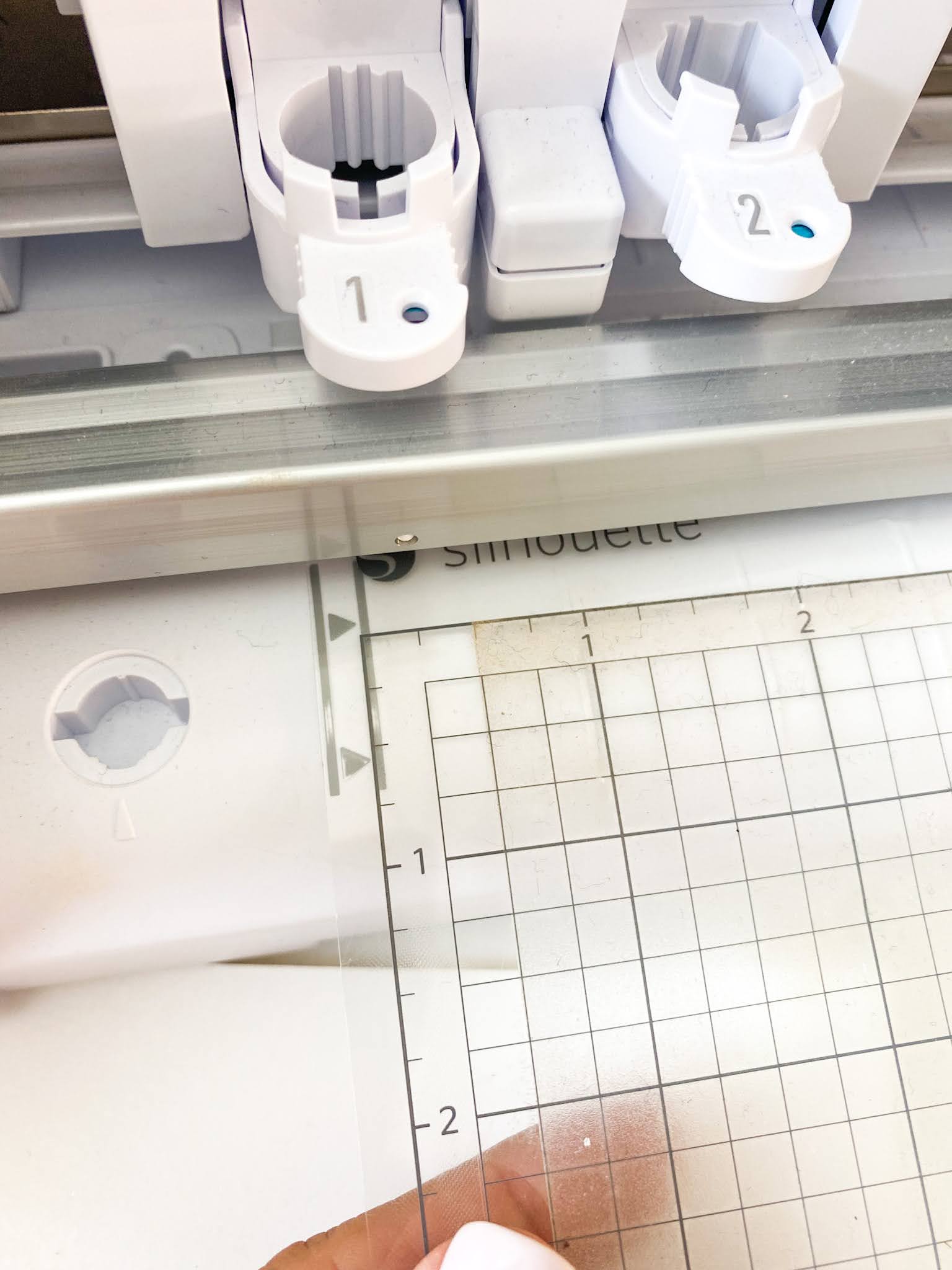 How to Load Vinyl in Silhouette CAMEO 4 Pro Silhouette School