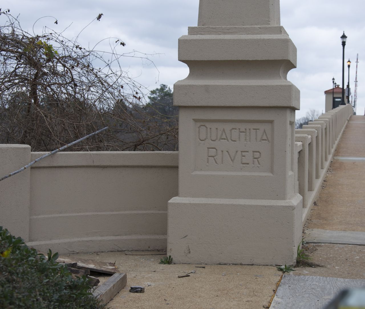 Suzassippi's Lottabusha County Chronicles Louisville Avenue Bridge