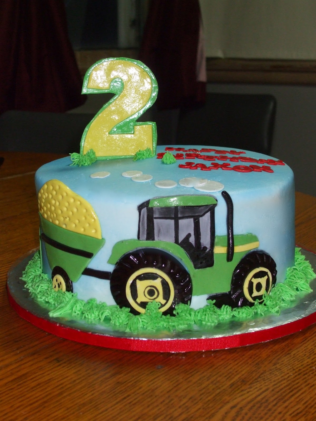 Торты тракторы фото. Торт для мальчика 5 лет на день рождения с трактором. Торт с «машинками». Торт с трактором для мальчика. Тортик на 2 годика мальчику с трактором.