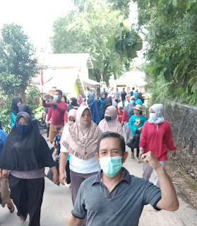 Menyambut HUT RI ke-75, Pemdes Penuba Kecamatan Selayar Gelar Jalan Sehat  dan bersih Lingkungan Bersama Masyarakat