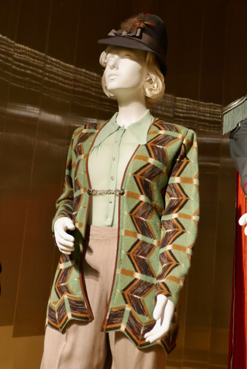 Hollywood Movie Costumes and Props: Oscar-nominated Jojo Rabbit movie ...