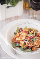 Orecchietti con pesto de pimientos rojos y rúcula