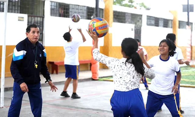 Minedu habilita más de 9,000 plazas para docentes de educación física
