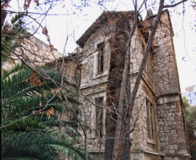 ΠΟΥΛΗΘΗΚΕ Η ΣΤΟΙΧΕΙΩΜΕΝΗ ΒΙΛΑ ΣΜΟΛΕΝΣΚΥ (ΠΥΡΓΟΣ ΚΑΡΤΑΛΗ) ΣΤΟ ΝΕΟ ΦΑΛΗΡΟ  