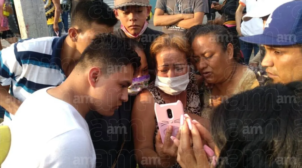 Familiares reconocen a víctimas de masacre en anexo de Irapuato por fotos en redes