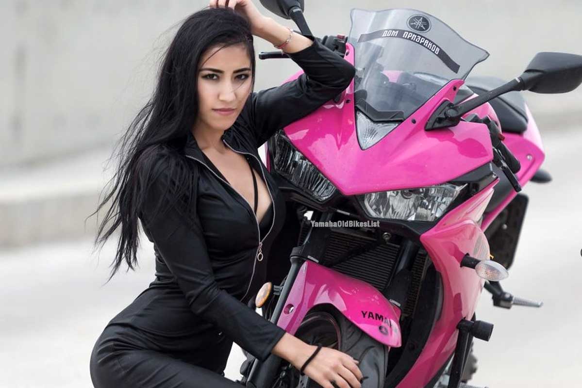 yamaha r3 girl