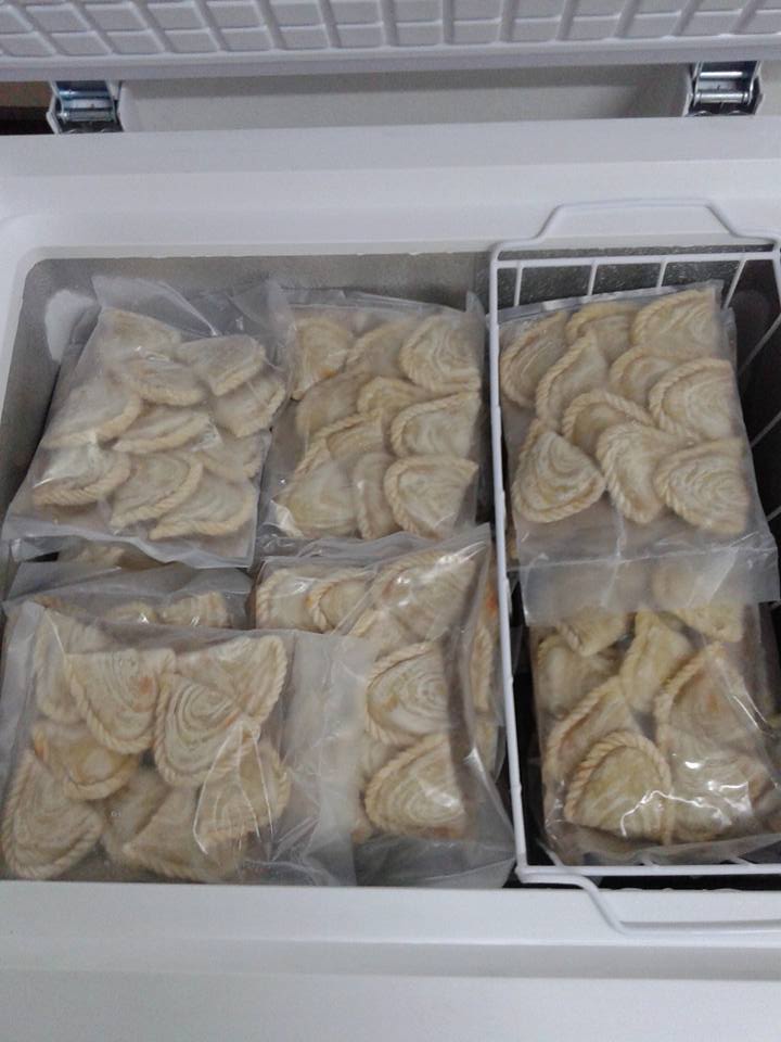 karipap pusing kentang dan sardin sepeket 10 biji (RM 5.00)