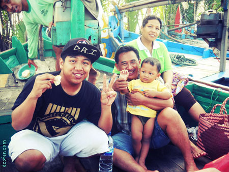 Makan di atas perahu