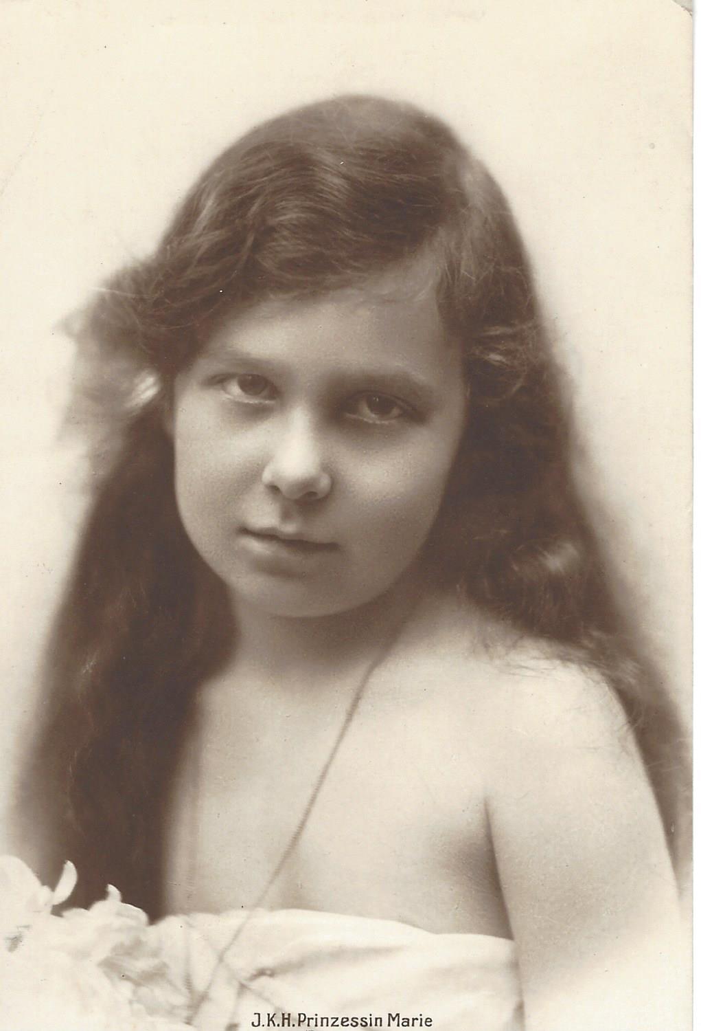 Royal Musings Two sisters Grand Duchesses Maria and Kira of Russia