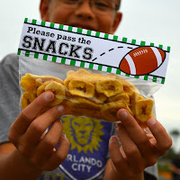 http://sweetmetelmoments.blogspot.com/2015/10/game-day-snacks-free-printable-snack.html