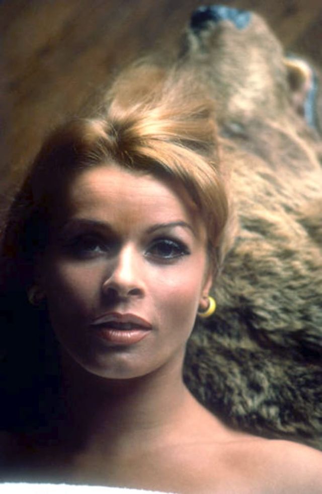 Austrian Classic Beauty: 50 Glamorous Photos of Senta Berger in the ...