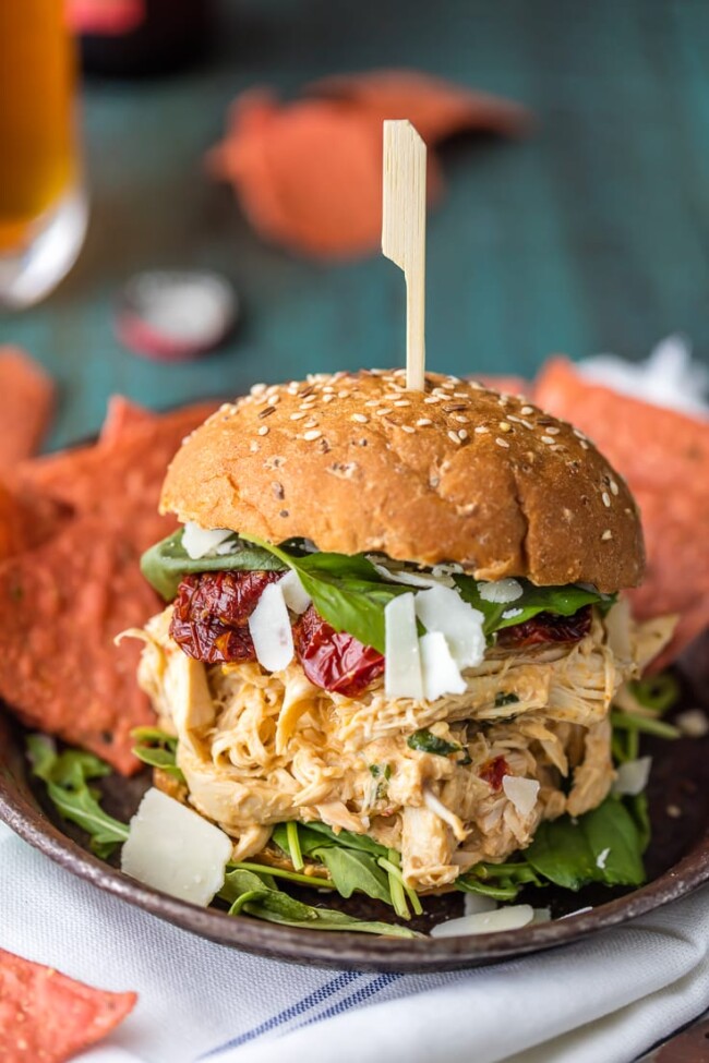 Sandwich Alfredo de Pollo Desmenuzado en Olla de Cocción Lenta Mil