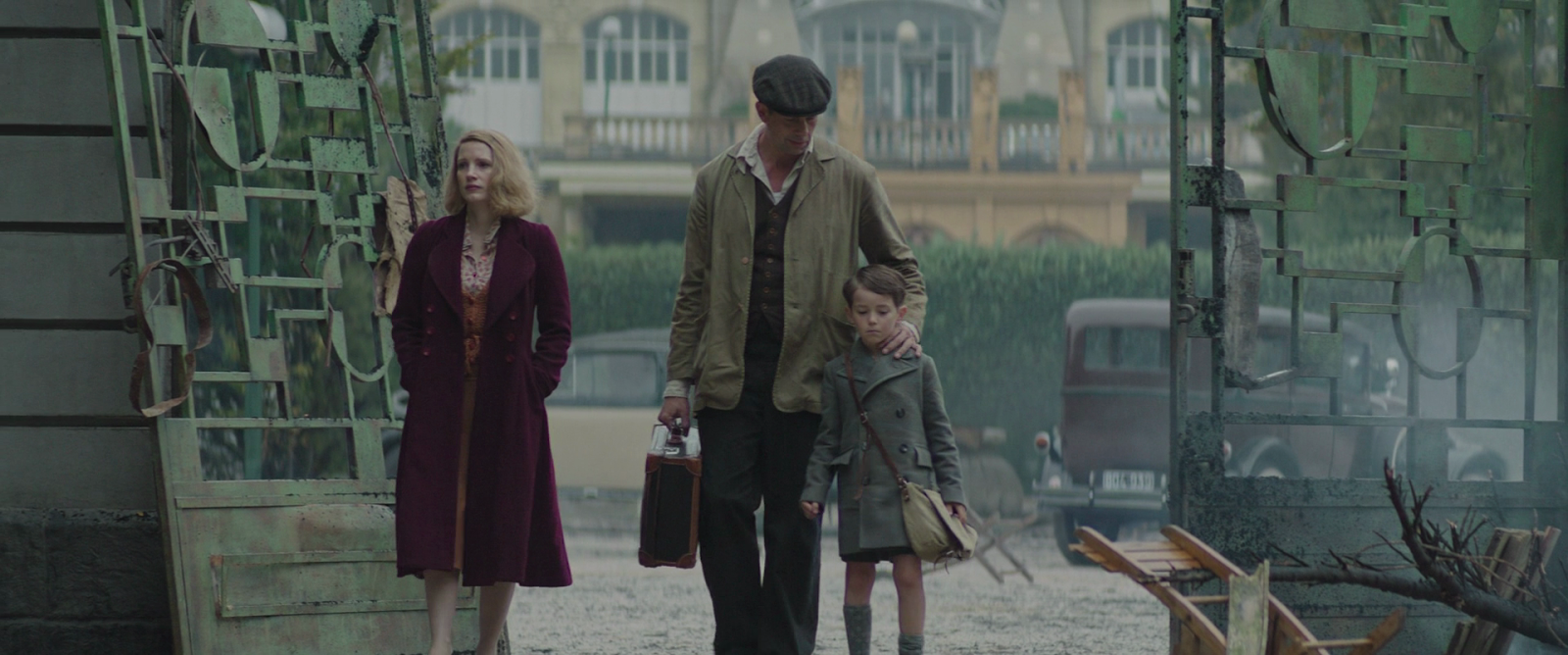 Жена смотрителя зоопарка содержание. Костюм смотрителя зоопарка. Жена смотрителя зоопарка фильм 2017. Диана акерман жена смотрителя зоопарка. Шира хаас жена смотрителя зоопарка.