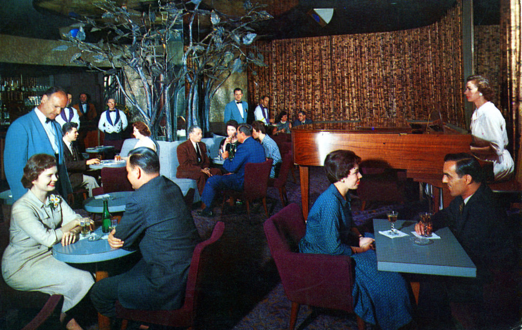 Scenes From a Few Vintage Restaurants Go Retro!