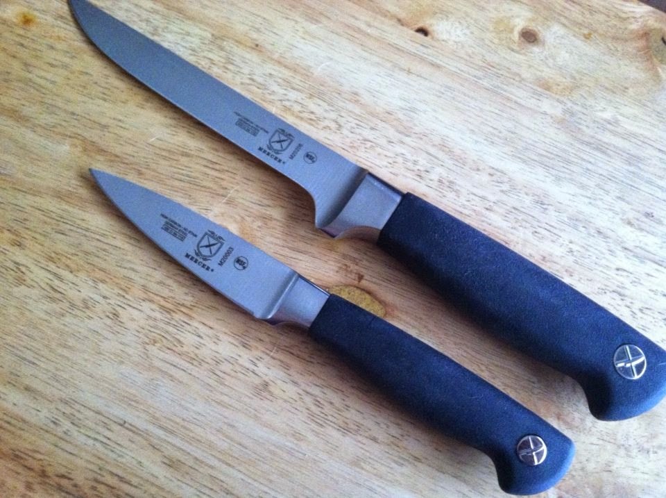 Rockin' the Kitchen Knife down!!! A catastrophe in the kitchen