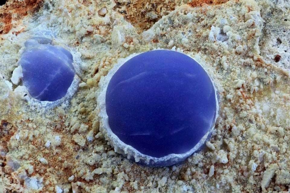 Fluorite Fluorite Different Colors With Photos Geology In