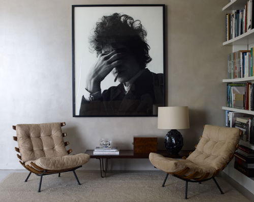 Wohnzimmer mit Foto von Bob Dylan