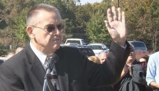 Juez cristiano John Kallam Jr. renuncia a su cargo