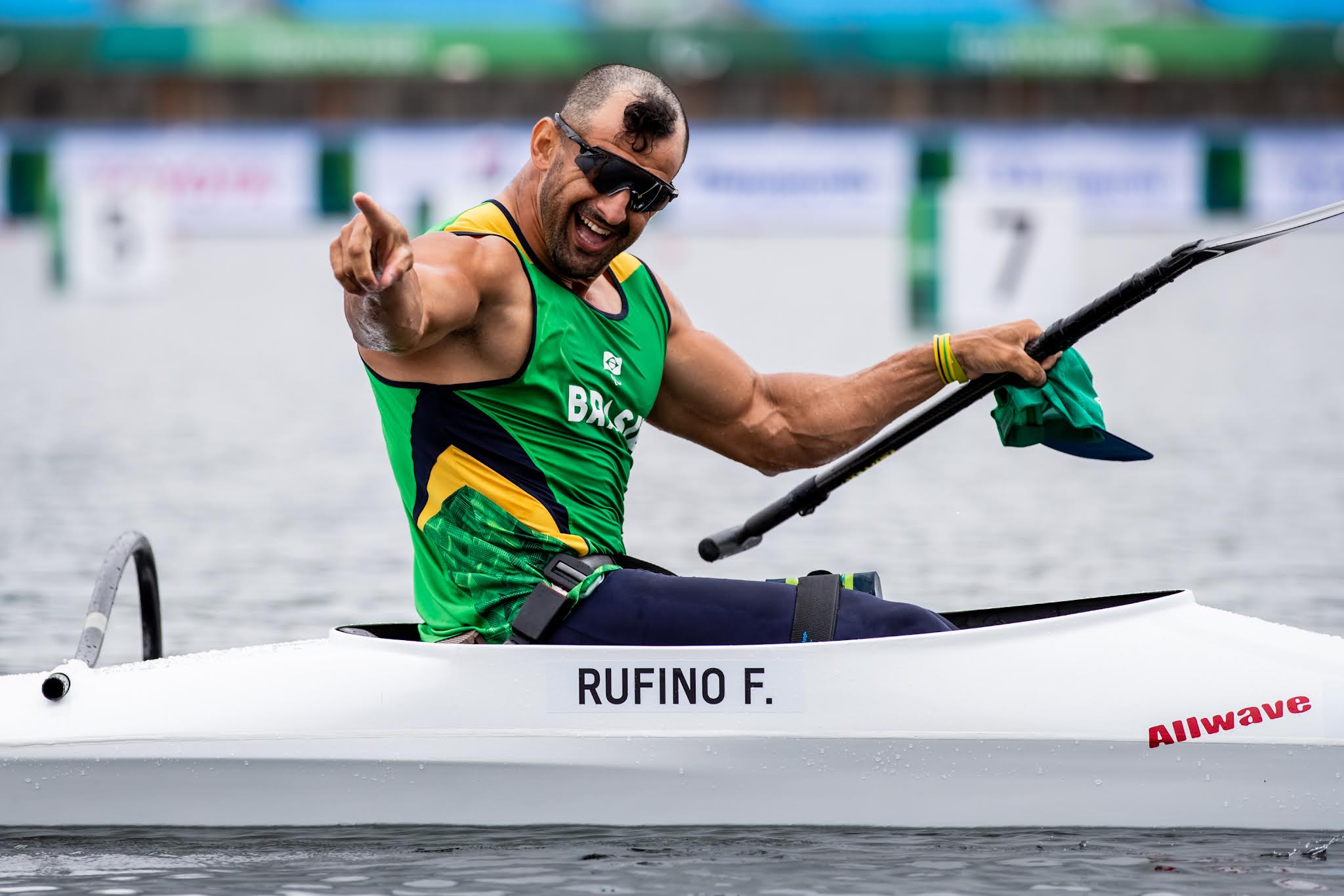 Fernando Rufino é campeão mundial de canoagem e Débora Benevides leva ...