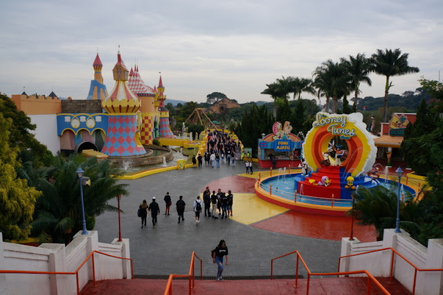 Como é o parque de diversões Hopi Hari em São Paulo - Felipe, o pequeno  viajante