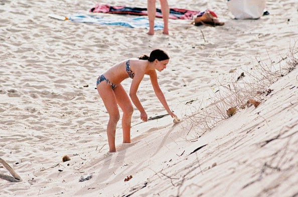 Actress In Bikini: Natalie Portman hot photos without clothes bikini