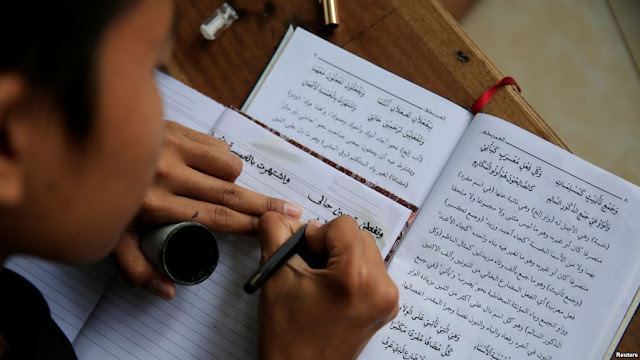 Menguak Filosofi Bahasa Arab, yang Sering Dibilang Orang Bahasa Surga Menguak Filosofi Bahasa Arab, yang Sering Dibilang Orang Bahasa Surga