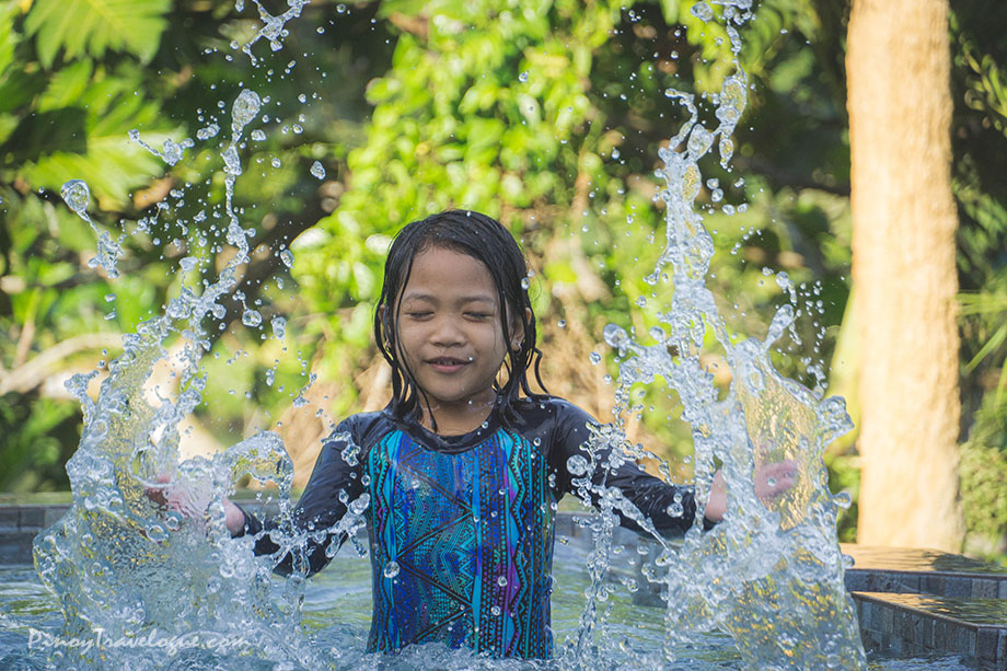 Ma fille à la piscine