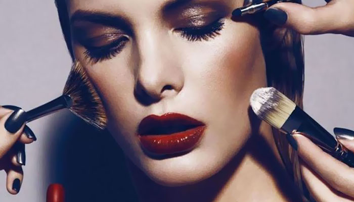 BEAUTY WATCH: 4 STEPS TO SELFIE PERFECTION