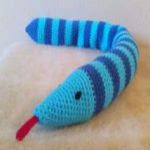 https://translate.googleusercontent.com/translate_c?depth=1&hl=es&rurl=translate.google.es&sl=en&tl=es&u=https://crochetonthebrain.wordpress.com/2015/08/14/ssstuffed-sssnake-free-pattern/&usg=ALkJrhhki4qOYtTgTyszsBGHrQ0Er_ArAA