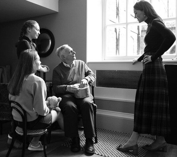Kate Middleton met two Holocaust survivors, Steven Frank and Yvonne Bernstein. Holocaust Memorial Day Trust and Royal Photographic Society