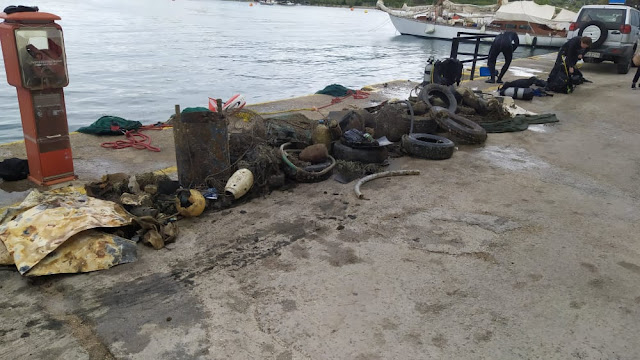 Αργολίδα: 300 κιλά απορριμμάτων ανέσυραν δύτες από το λιμάνι της Αρχαίας Επιδαύρου