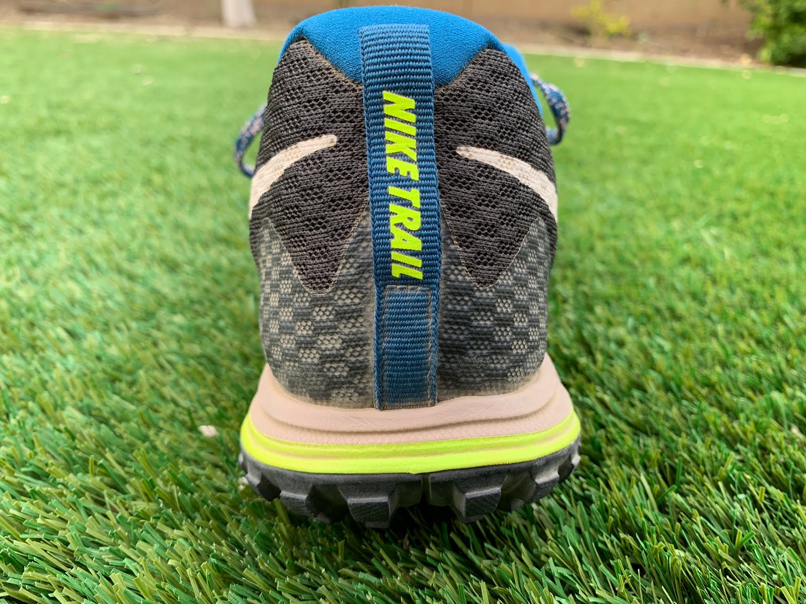 Road Trail Run: Nike Air Zoom 4 - Monster on the dirt, liability in the mud