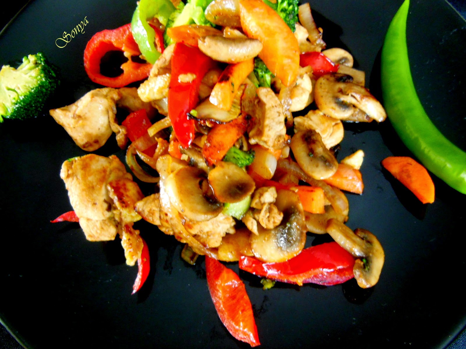 Moeto Sladko Hobi Pile S Hrupkavi Zelenchuci Po Kitajski