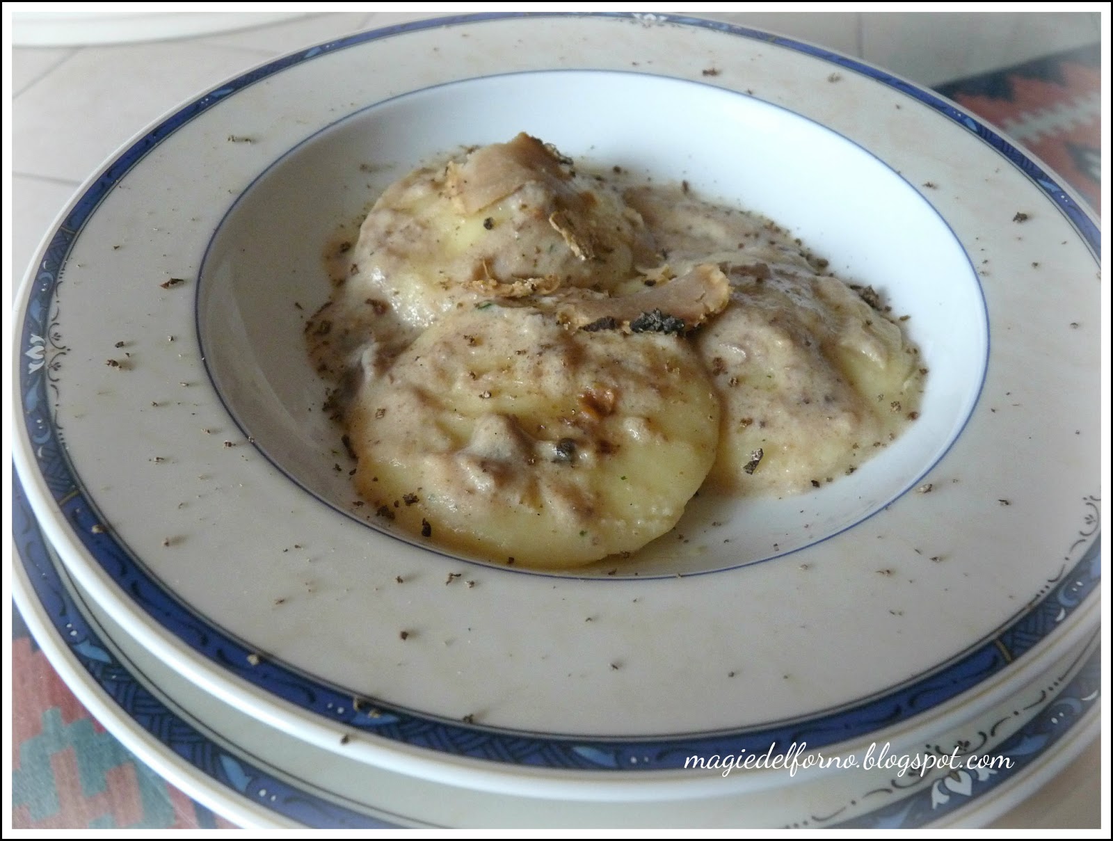 Magie del forno Gnocchi ripieni ai funghi in crema di porcini e tartufo