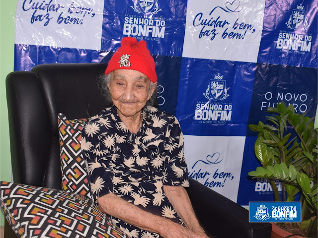 VACINA: MARIA DA CRUZ, DE 96 ANOS, FOI A PRIMEIRA EM BONFIM