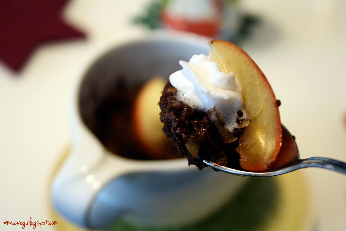 muc.veg: Apfel-Schoko-Tassenkuchen