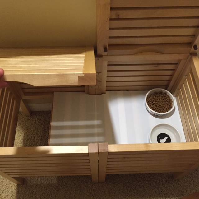 The good things Dog Proof Cat Feeder