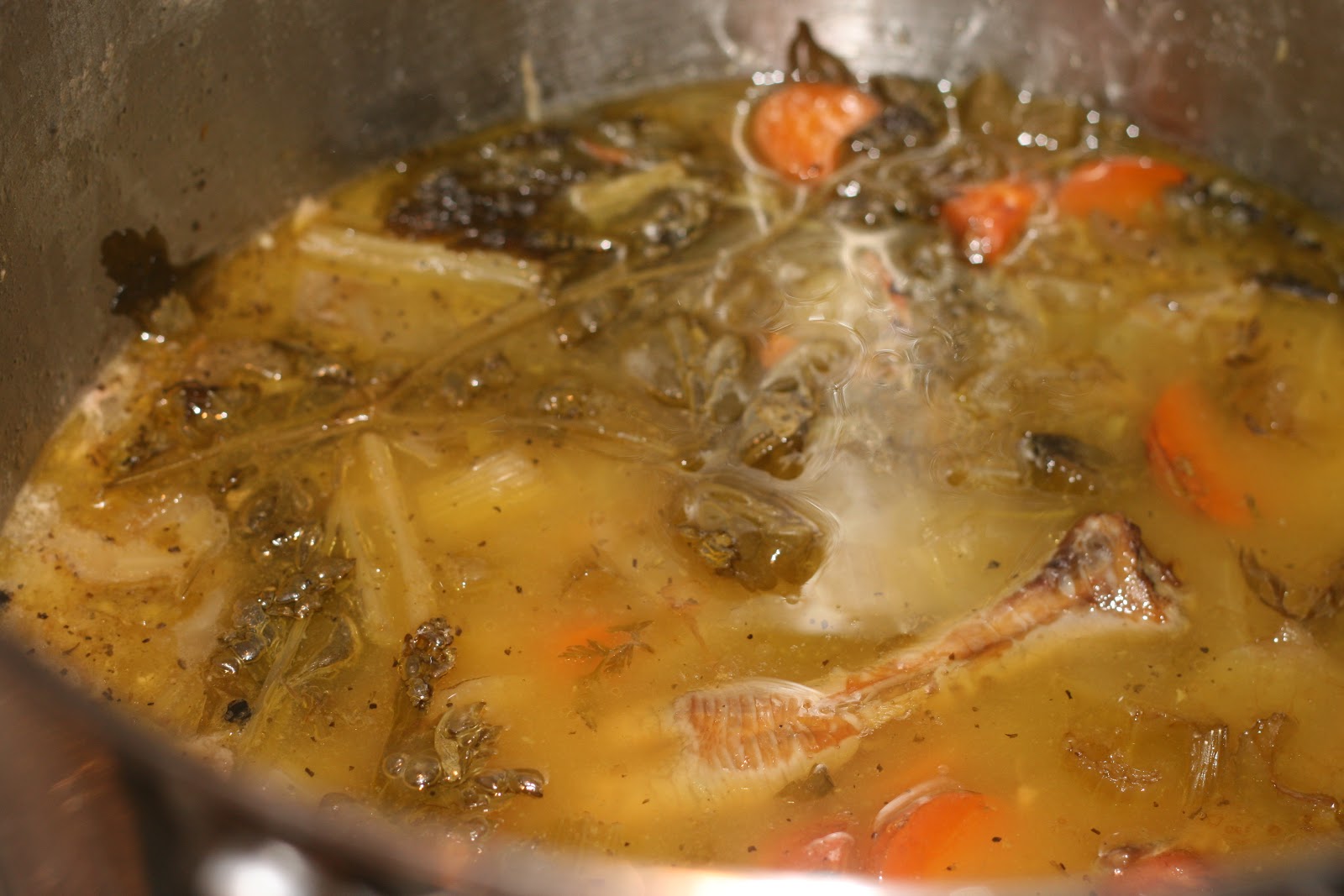 Eating for Healing chicken bone broth to heal your gut, and that nasty