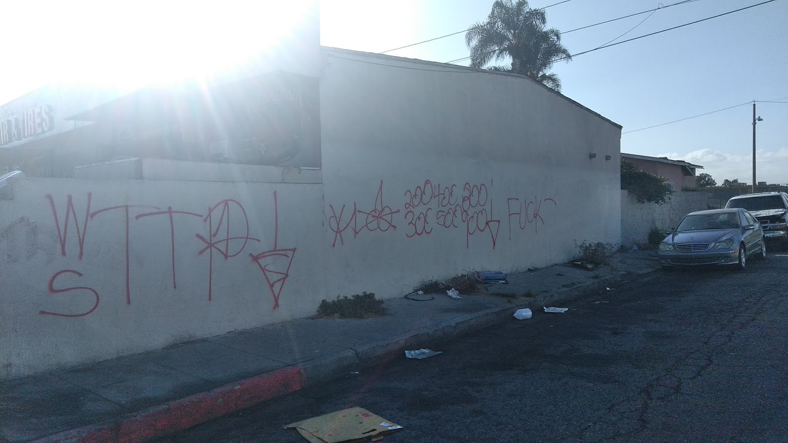 blood piru brims gangs graffiti: Tree top piru ( compton )