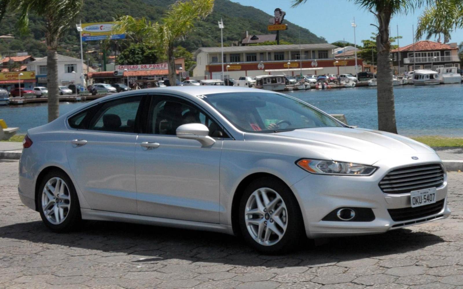 Análise de Carros Ford Fusion 2.5 Flex vs Citröen C4