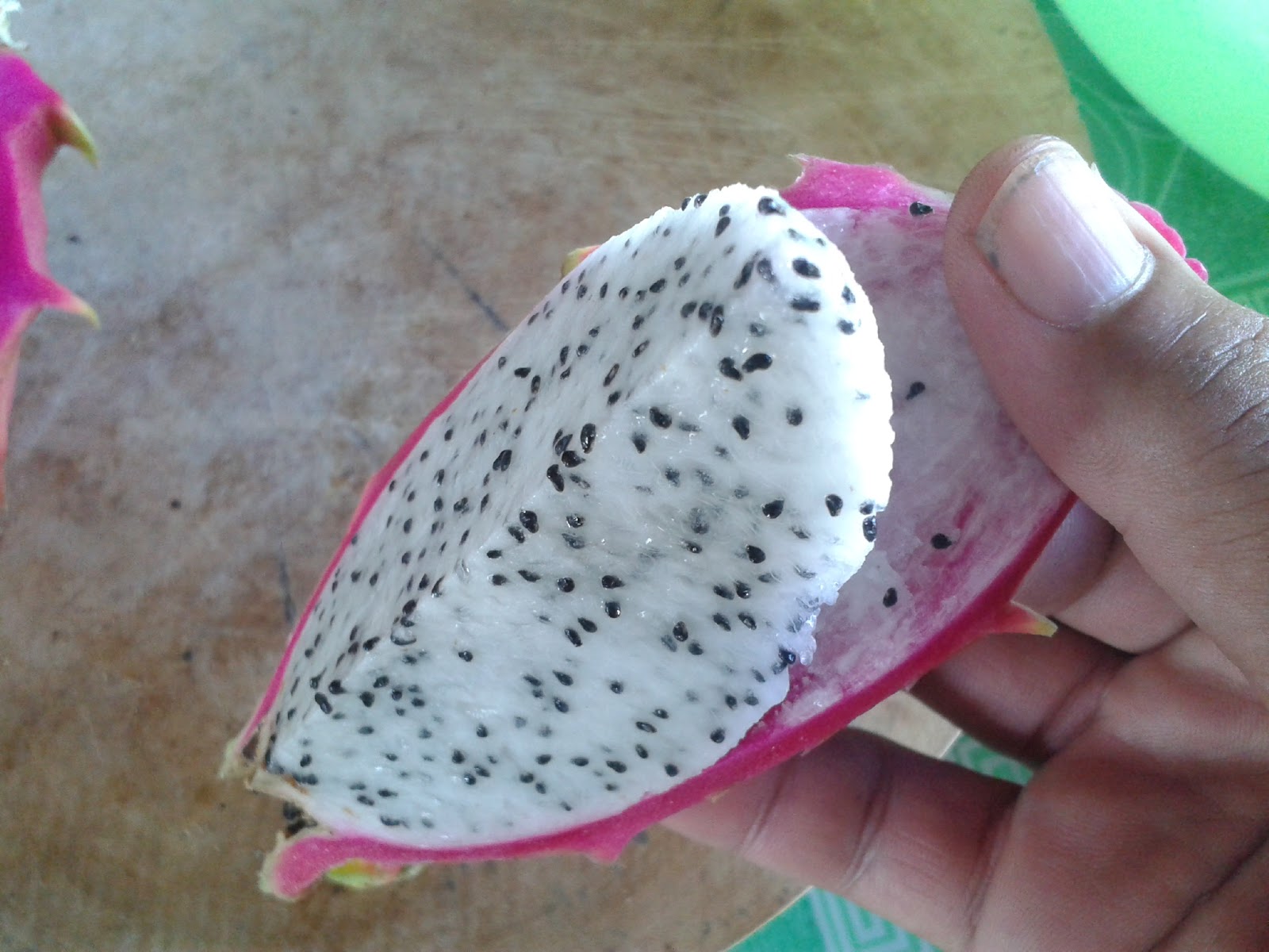 Show, How to eat Dragon Fruit Raw Without Spoon Aerk Dragon Fruit