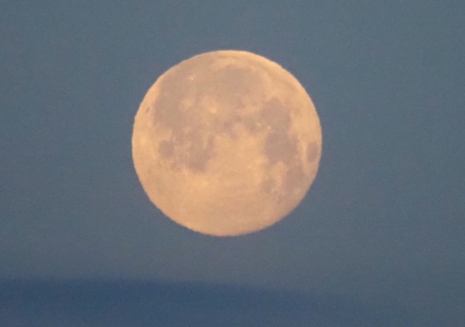 Photoinvestigacionchema Plenilunio del mes de abril de 2021. Luna