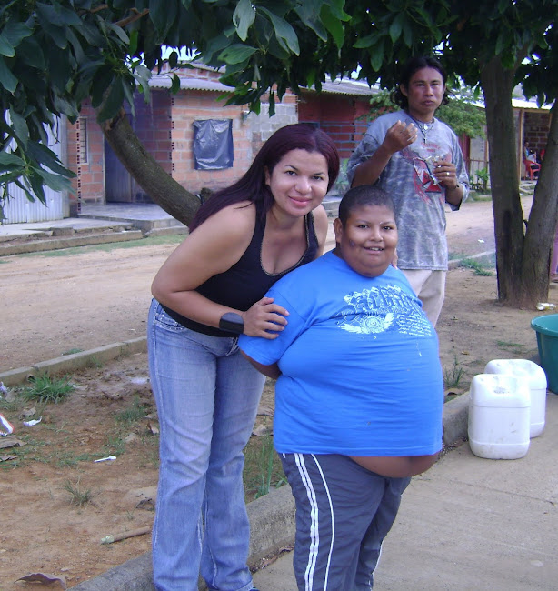 Толстая мама с огромным