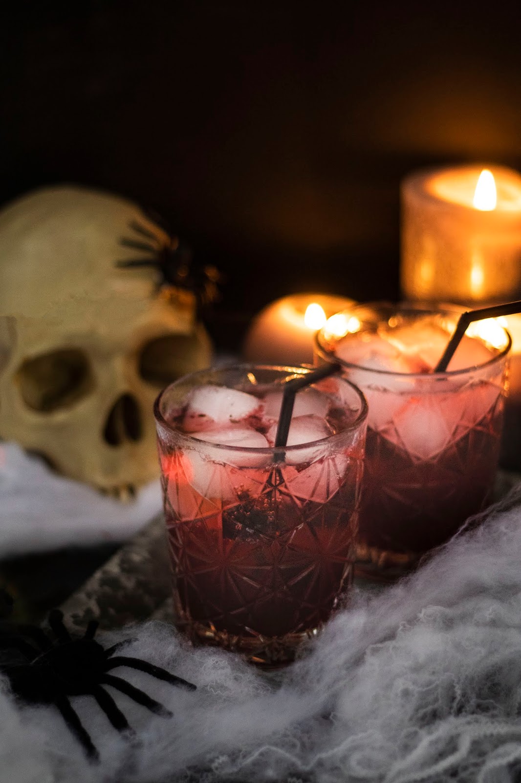 recette cocktail aux mûres pour Halloween Recette spéciale pour Halloween : Un délicieux cocktail au gin et aux mûres