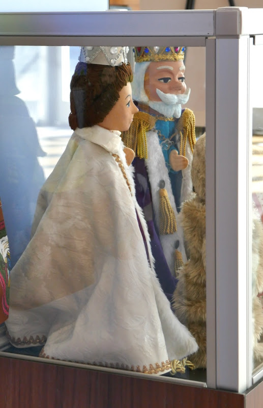 Hollywood Movie Costumes and Props Tom Hanks Mister Rogers costume and puppets from A Beautiful